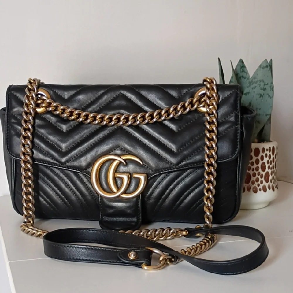 Gucci GG Marmont Crossbody Purse Black Quilted Leather Shoulder Bag